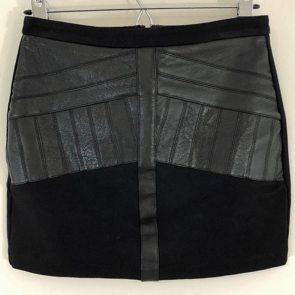 [131] BEBE Black Mini Skirt w Leather Panel - Picture 1 of 4